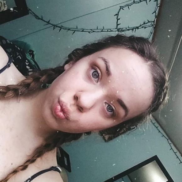 Meet your Posher, Jess - Picture 1 of 1